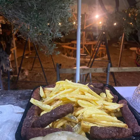 White And Camping Drymades * דרמי