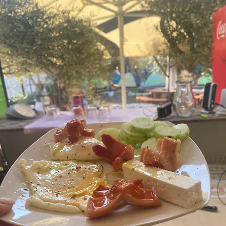 דירה White And Camping Drymades