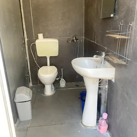 White And Camping Drymades דרמי