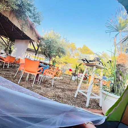 White And Camping Drymades דירה *