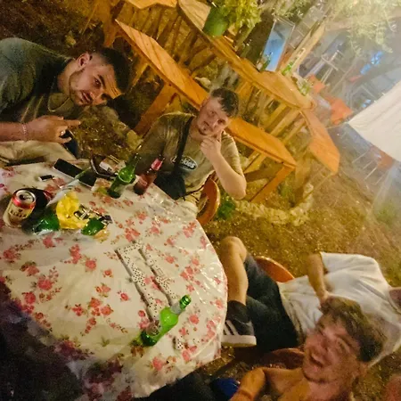 White And Camping Drymades * דרמי