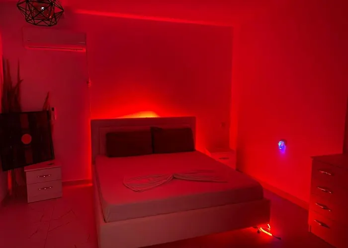 White And Camping Drymades Apartament