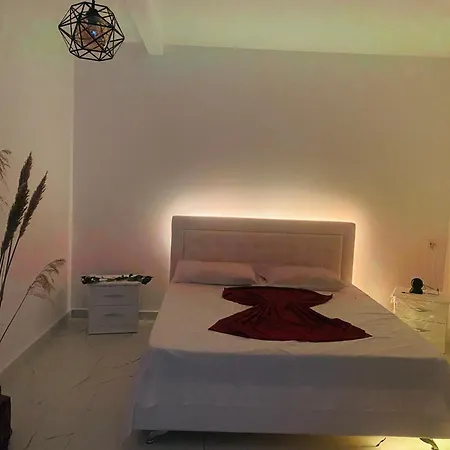 Διαμέρισμα White And Camping Drymades *