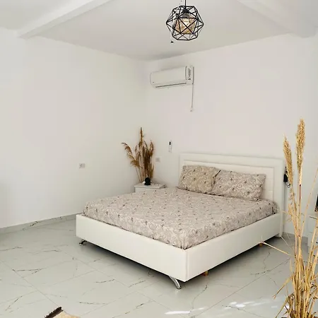 Διαμέρισμα White And Camping Drymades *