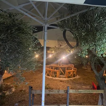 White And Camping Drymades Διαμέρισμα *