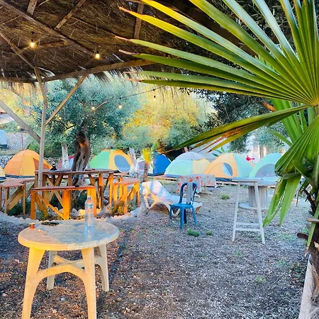 Διαμέρισμα White And Camping Drymades *