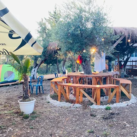 White And Camping Drymades Διαμέρισμα