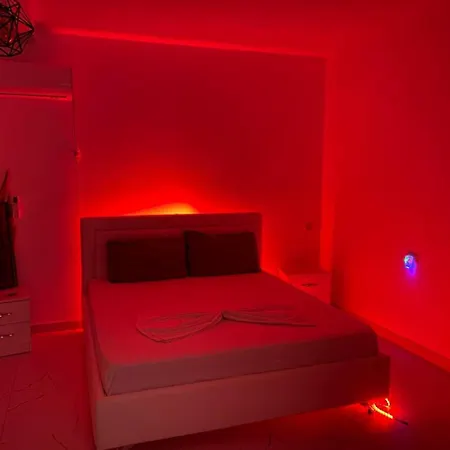White And Camping Drymades Apartment