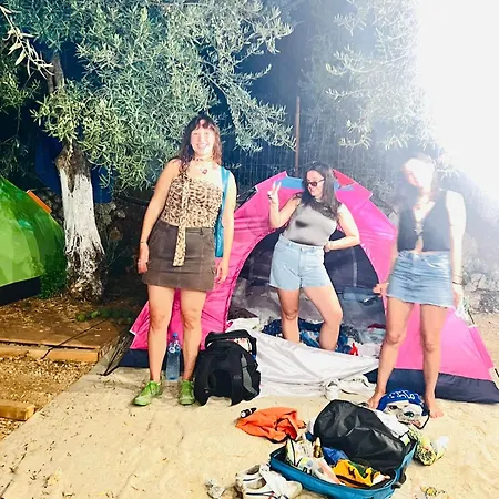 Διαμέρισμα White And Camping Drymades