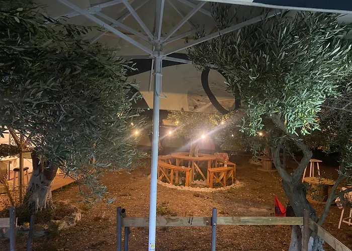 White And Camping Drymades Apartamento *