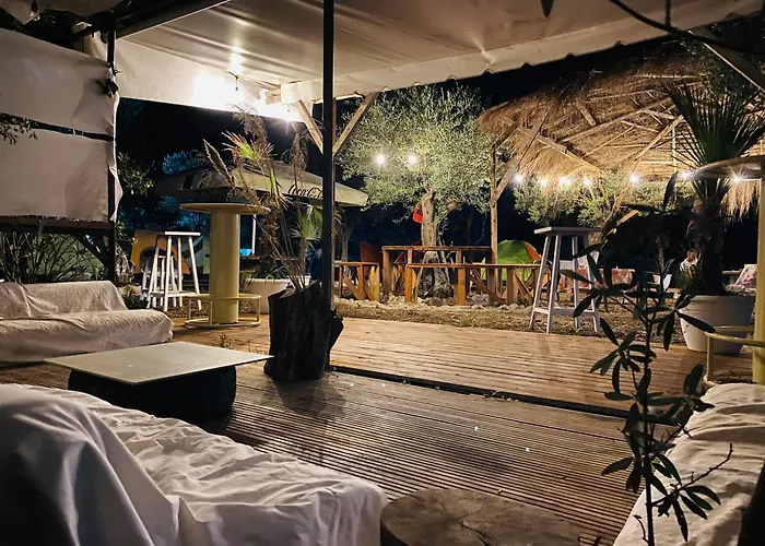 Apartamento White And Camping Drymades