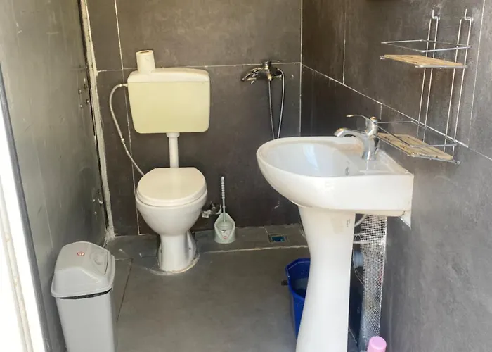 White And Camping Drymades Dhërmi