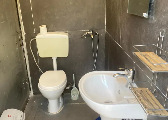 White And Camping Drymades