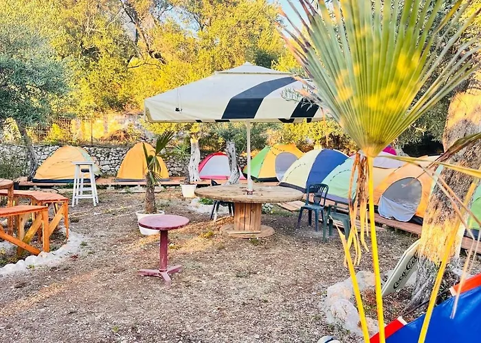 White And Camping Drymades Apartamento *